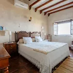 Tajona & Granero Kır Evi